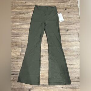 NWT Flare *Nulu Groove Pant SHR